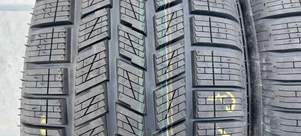 Резина зима НОВА Pirelli 255/55 R18 Scorpion Ice&Snow