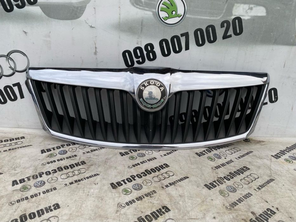 Решітка радіатора Skoda Oktavia A5 FL Шкода Октавія А5 фл