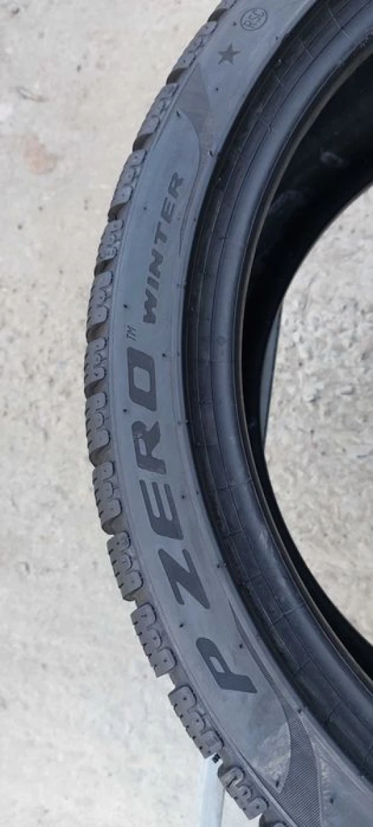 Резина зима 99% протектор Pirelli 245/40 R19 P Zero Winter * RFT DOT21
