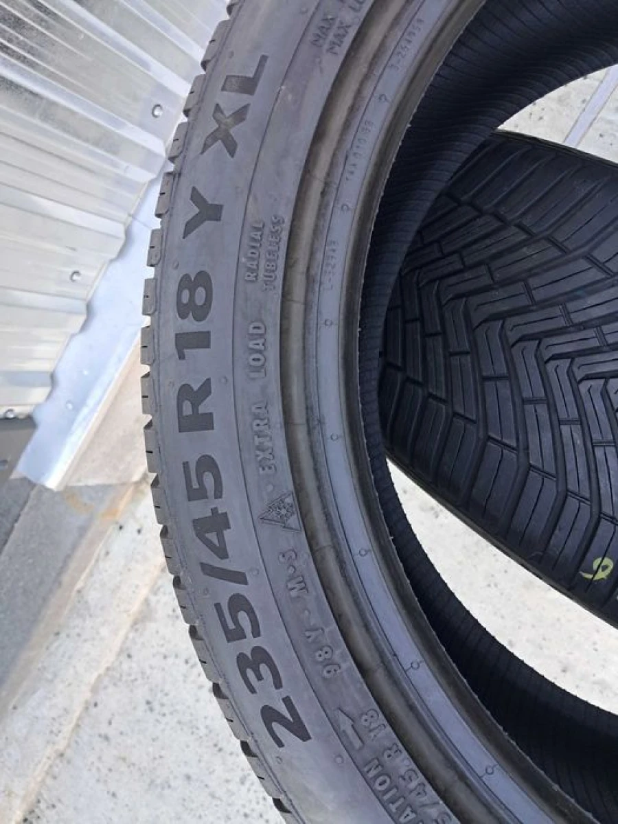 Резина 90% протектор Continenrtal 235/45 R18 All Season Contact DOT23