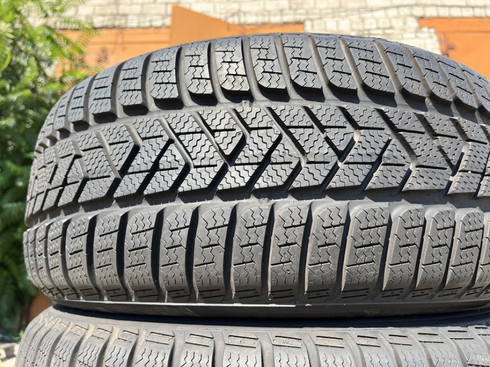 225/50 r17 Pirelli Sottozero 3 winter Резина зимняя 95% 23 год