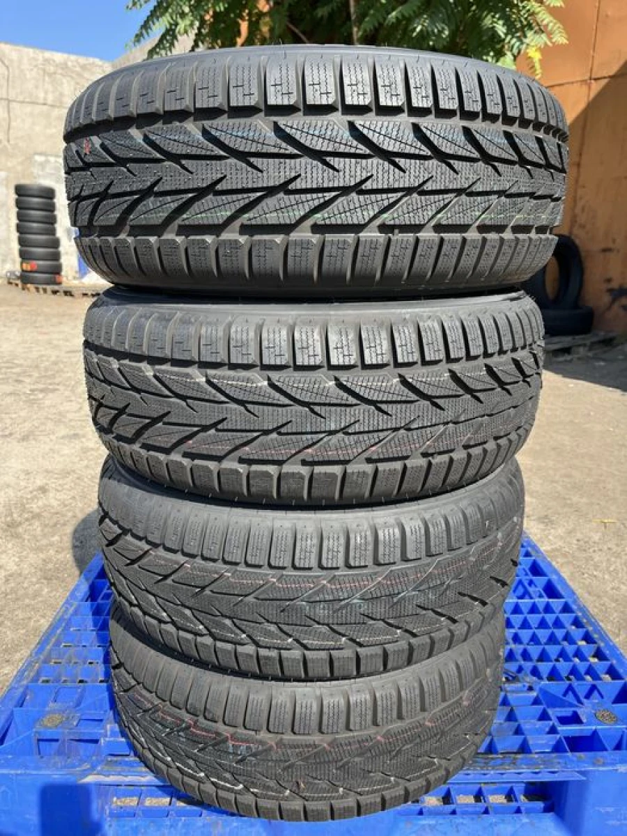 215/55 r16 Toyo Proxes S952 НОВАЯ Резина зимняя Japan