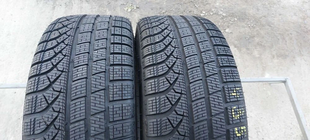Резина зима 99% протектор Pirelli 245/40 R19 P Zero Winter * RFT DOT21