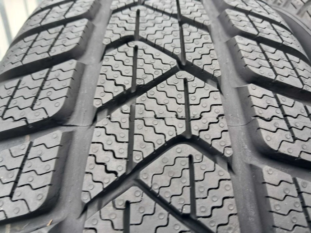 Резина зима НОВА Pirelli 205/65 R16 Sottozero 3 MO