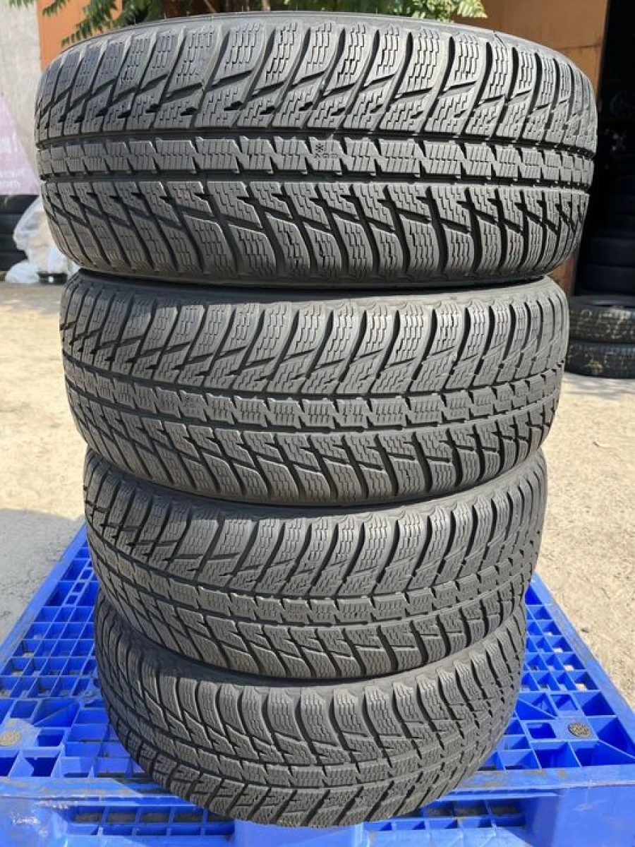 235/60 r17 Nokian WR SUV 3 Резина зимняя 95%