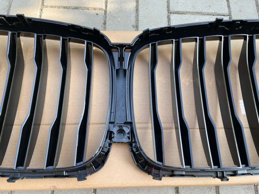 Решетки радиатора BMW X5 G05 ноздри тюнинг shadow line