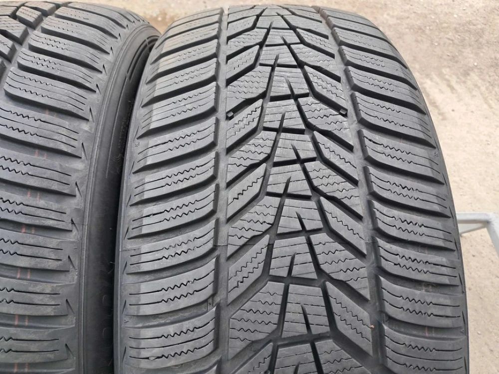 Резина зима 95% протектор Hankook 225/50 R18 I'Cept ECO 3