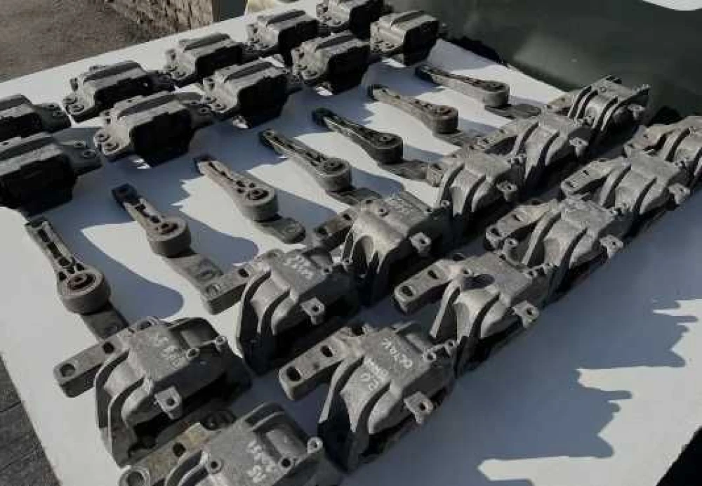 Ford подушка двигуна на всі моделі Форд