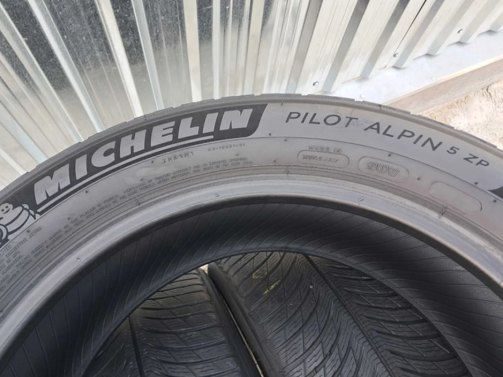 Резина зима 70% протектор Michelin 245/50 R19 PilotAlpin 5* RFT BMW X3