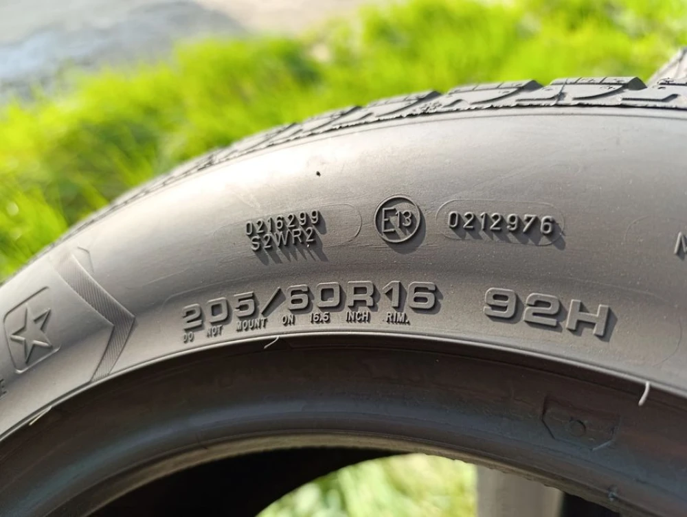 Зимові шини Goodyear 205/60 R16 резина Р16