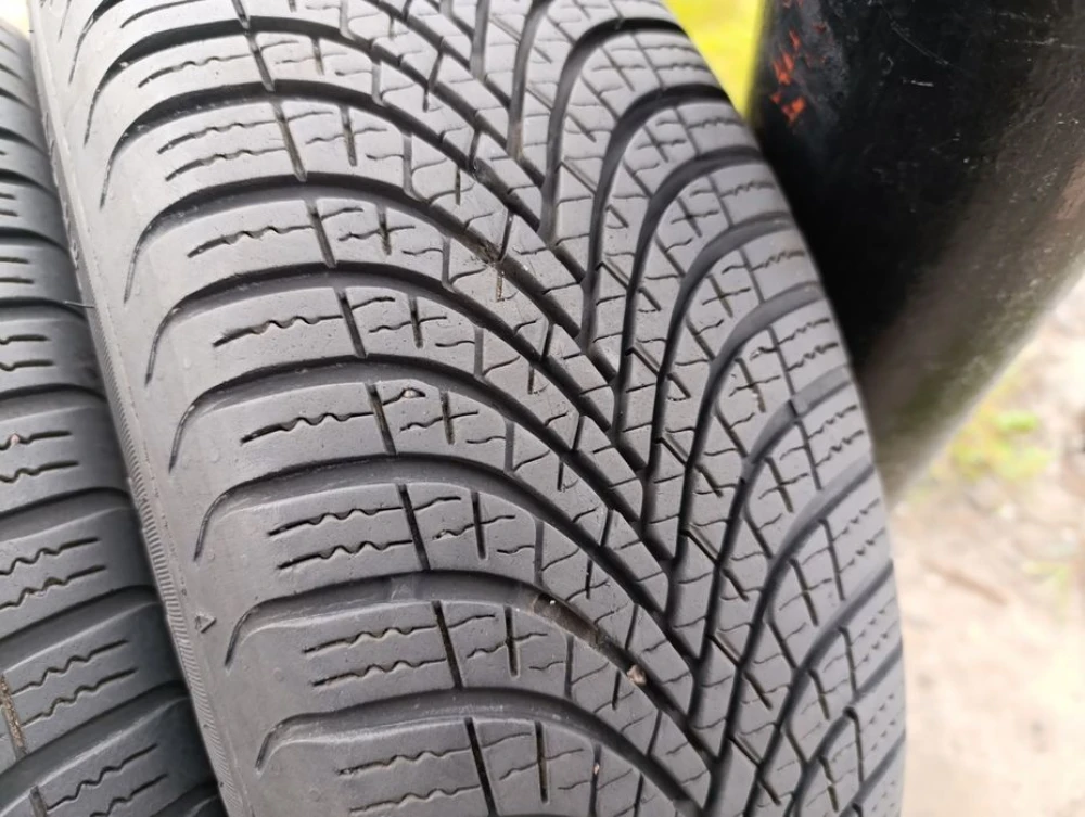 Всесезонні шини Debica 175/65 R14