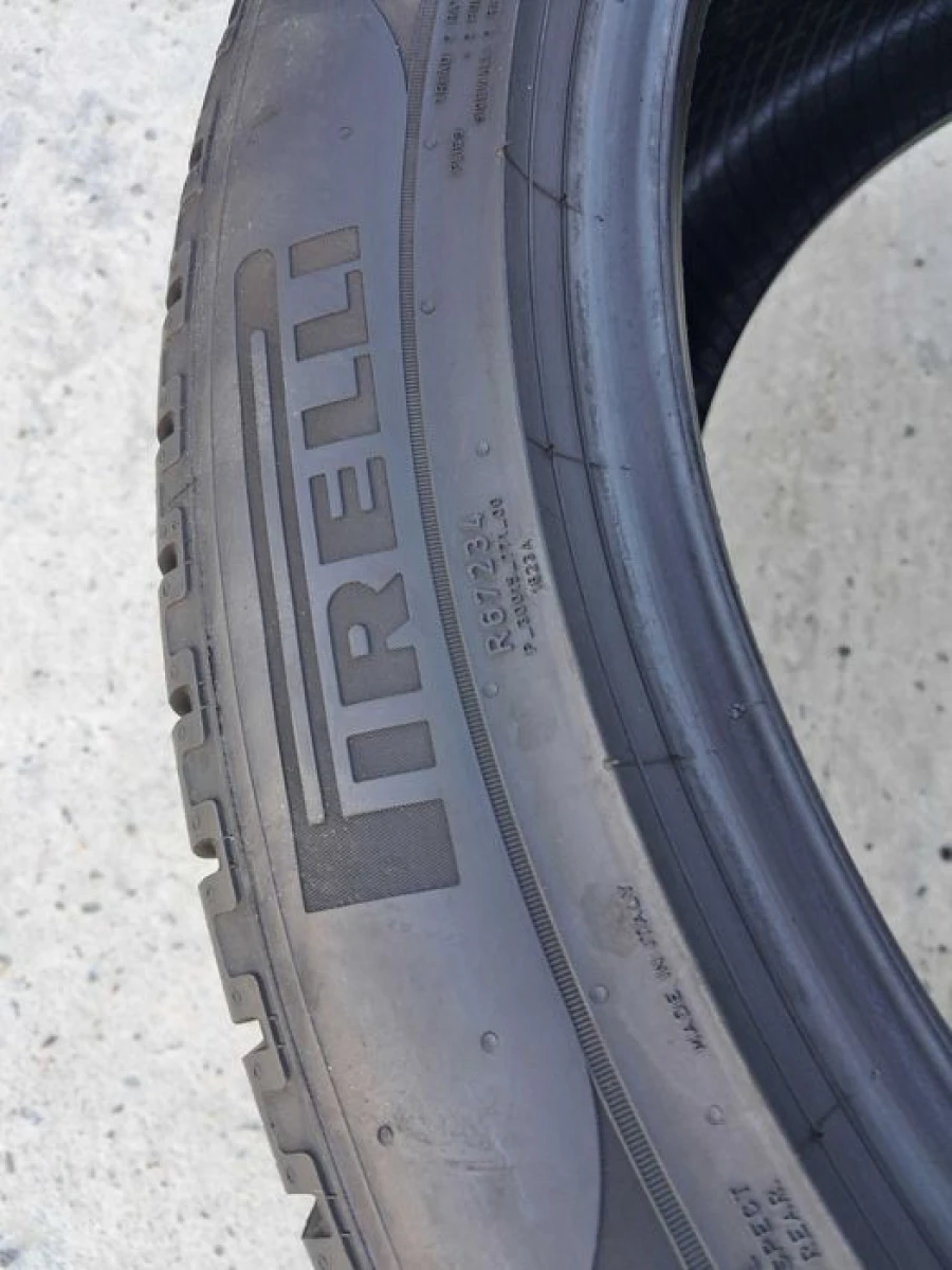 Резина зима 90% протектор Pirelli 325/35 R22 Scorpion Winter MO GLE