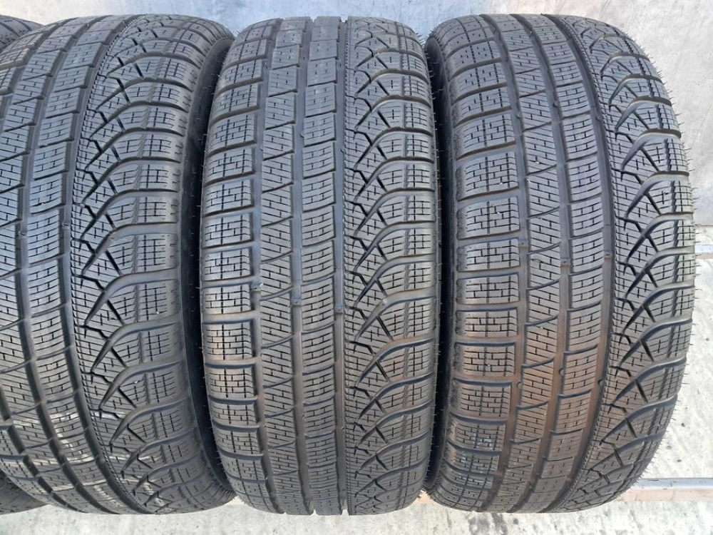 Резина зима 95% протектор Pirelli 245/40 R19 P Zero Winter Runflat