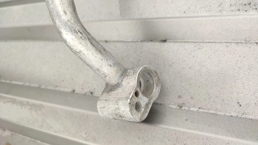 Трубка кондиціонера VW T5 2.5 7H0820744AD