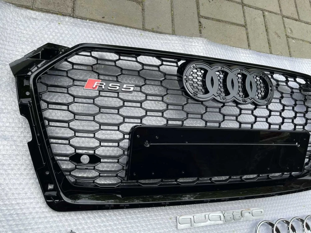 Решетка радиатора Audi A5 F5 (16-19) тюнинг стиль RS5 (чорний глянц)