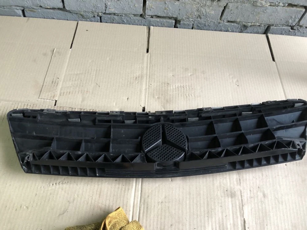 Решітка  Решотка Капота Mercedes W168 Aclas A140 A160 A170 Мрседес