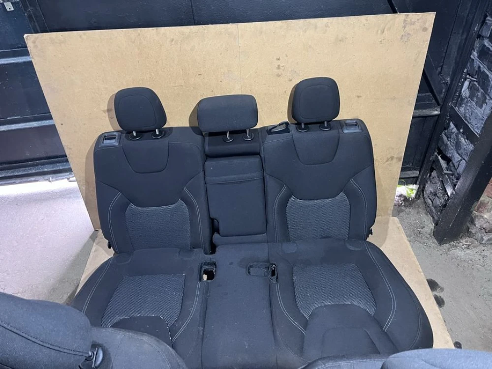 Комплект сидінь салон сидение jeep cherokee kl