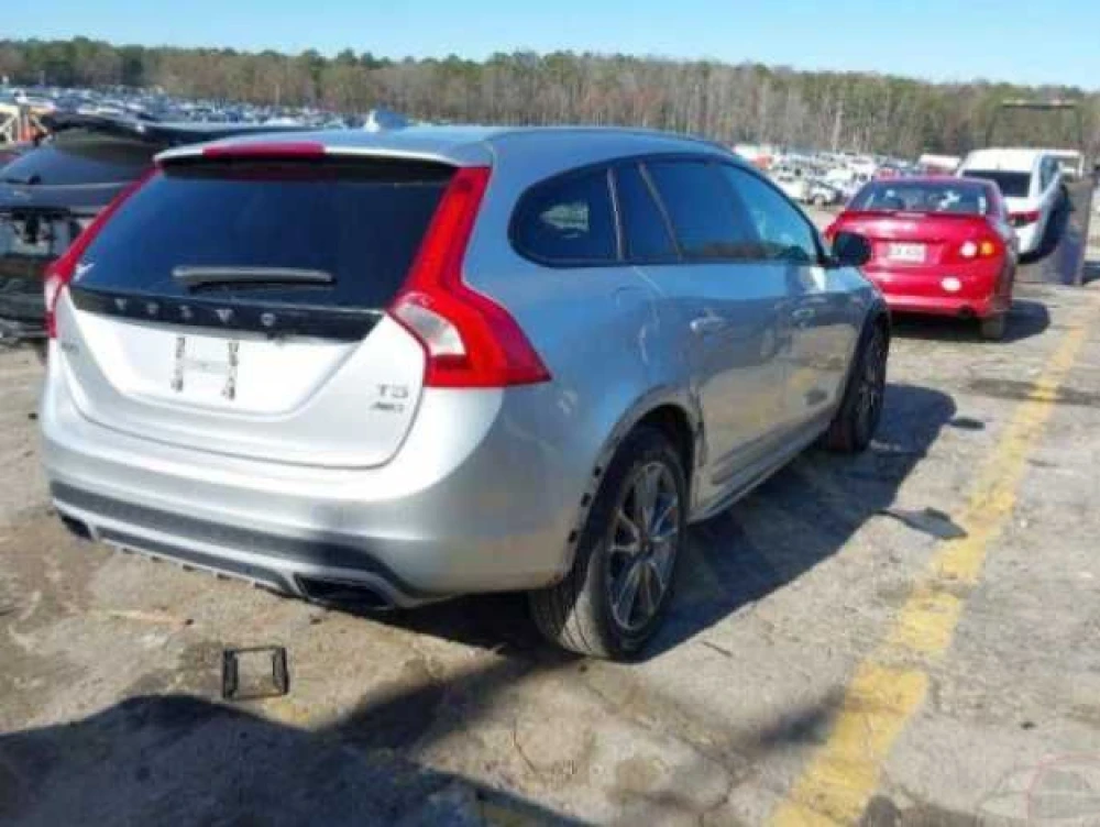 Задній Бампер Фари Volvo V60 (2013-2018)