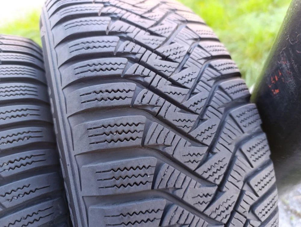 Зимові шини Laufenn 185/60 R14 резина Р14