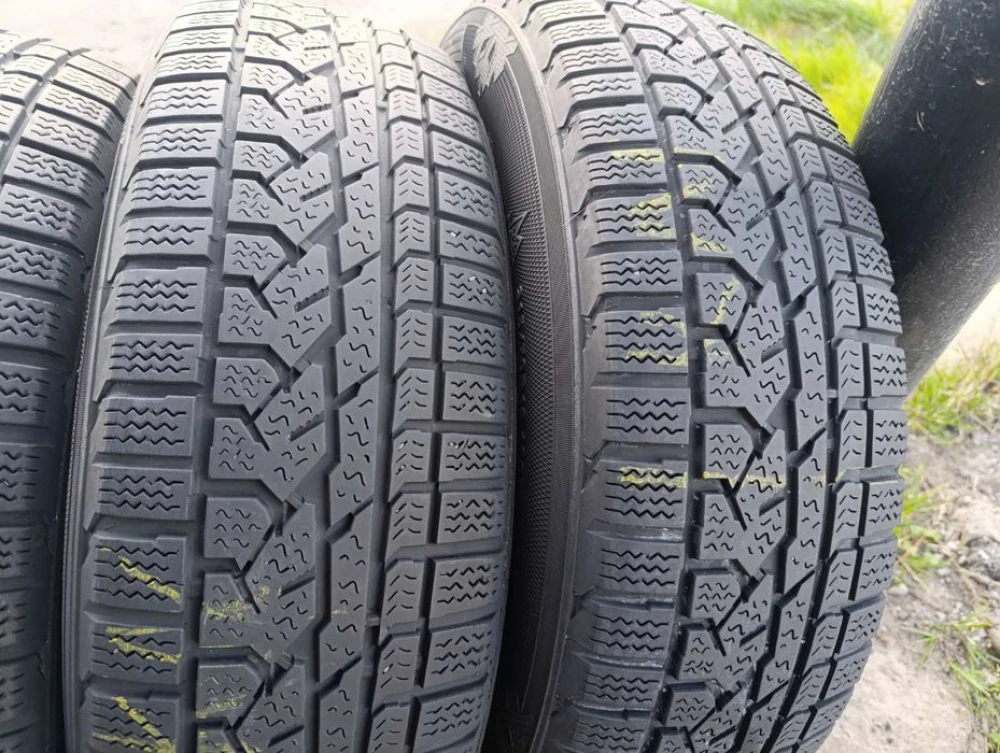 Зимові шини Kumho 215/70 R16 резина Р16