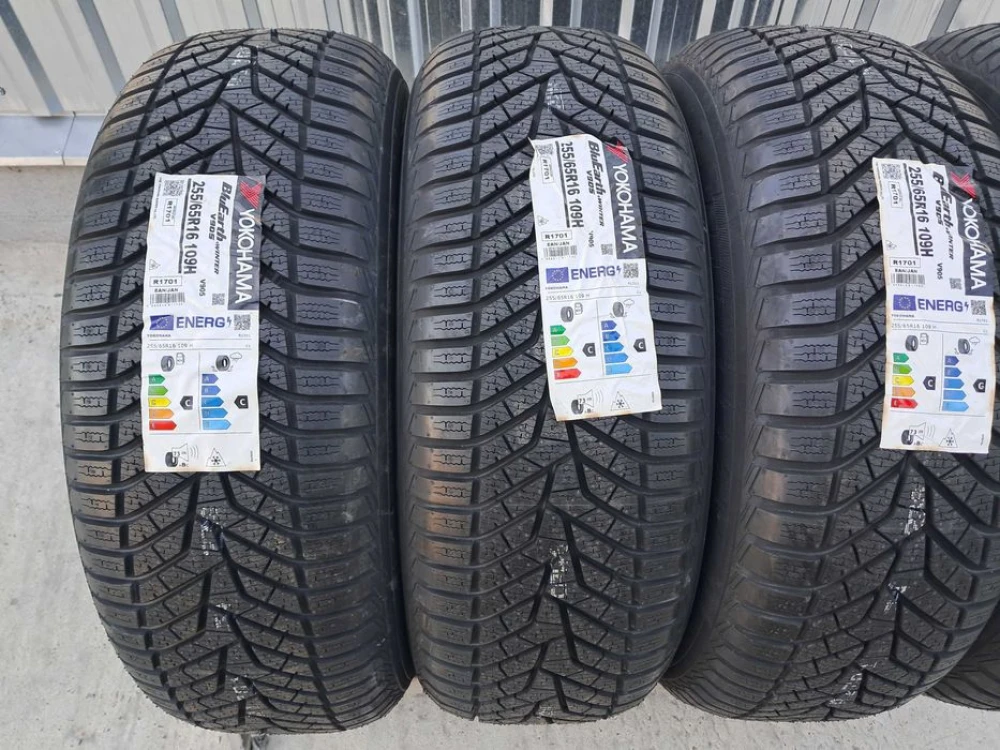 Резина зимова НОВА Yokohama 255/65 R16 bluEarth V905 DOT22 ML Terracan