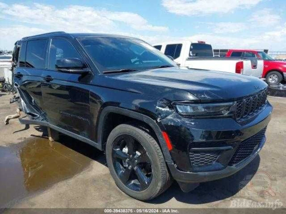 Jeep Grand Cherokee 2021 кузов, запчастини