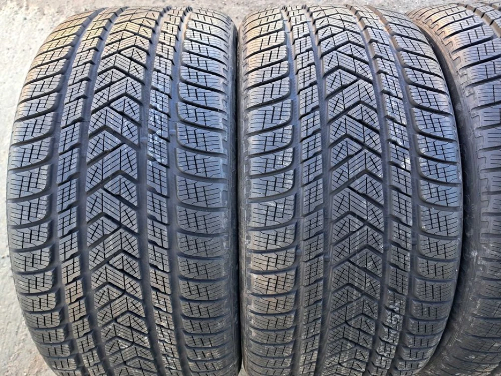Резина зима НОВА Pirelli 285/35 R22 Scorpion Winter e TRON Q7 Cayenne