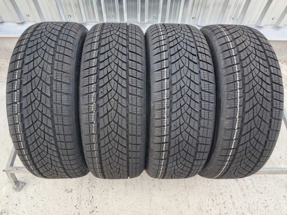 Резина зима НОВА Good Year 215/55 R18 Ultra Grip Performance Qashkai