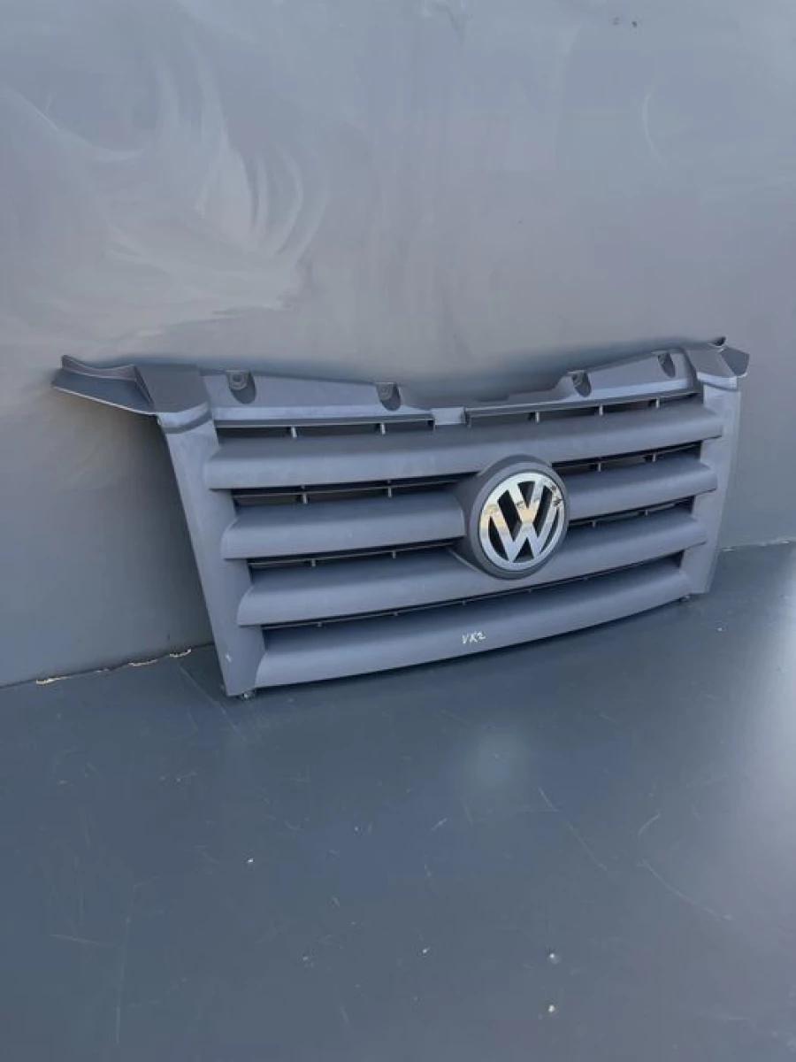 Решітка радіатора Volkswagen Crafter Фольксваген Крафтер
