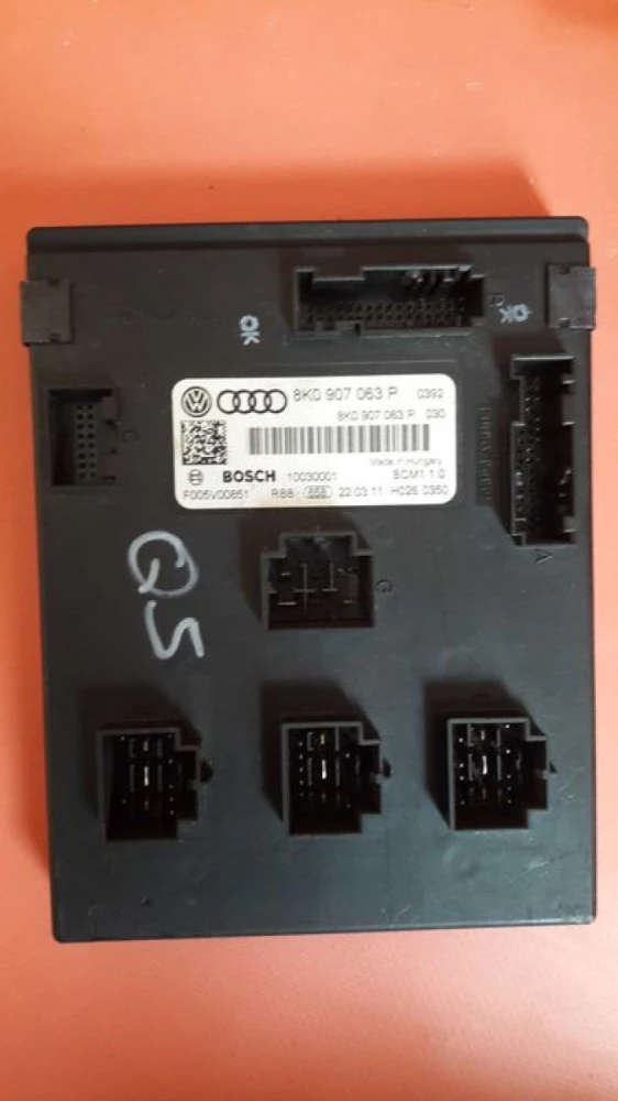 Блок комфорта Блок управления бортовой сети 8K0907063 audi q5 a4 b8 a5