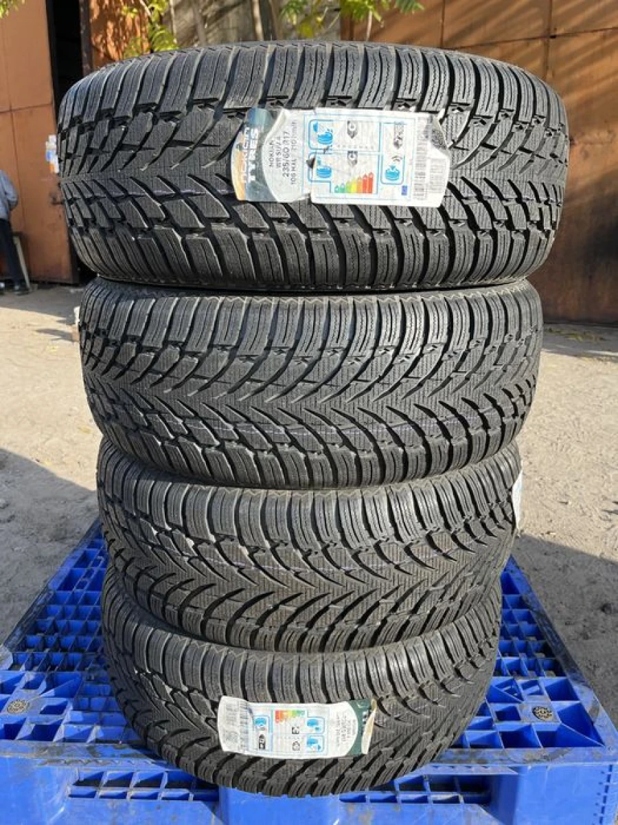 235/60 r17 Nokian WR SUV4 НОВАЯ Резина зимняя