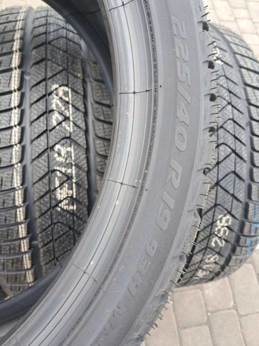 Резина зима НОВА Pirelli 225/40 255/35 R19 Sottozero 3 RFT e