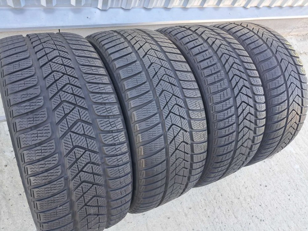 Резина зима 90% протектор Pirelli 245/40 R18 Sottozero 3 97V XL