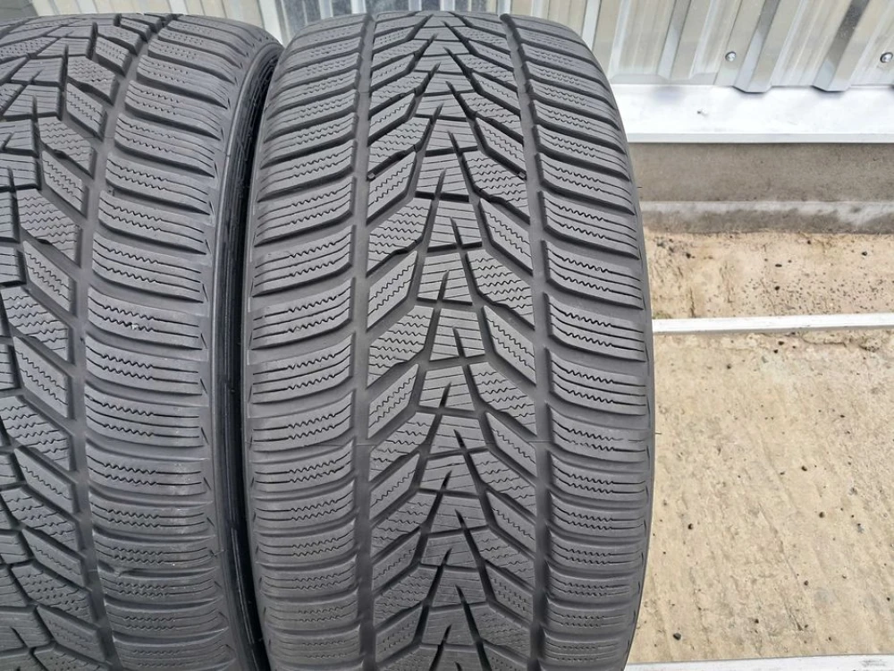 Резина зима 99% протектор Hankook 245/40 R19 Winter I'Cept EVO3 DOT23