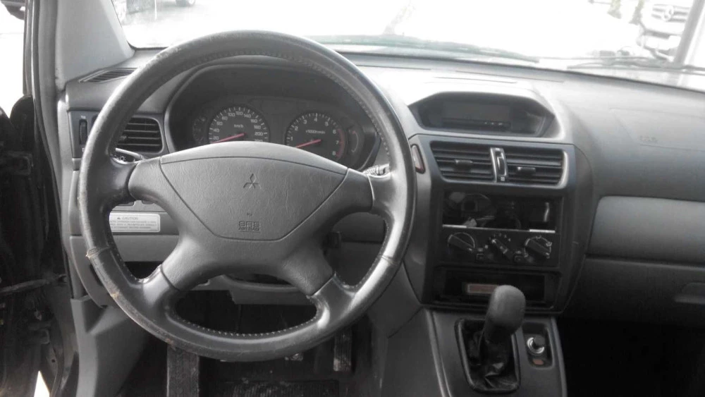 кузовщина для Mitsubishi Space Wagon 2.0 GDI мех 2000р,автозлом