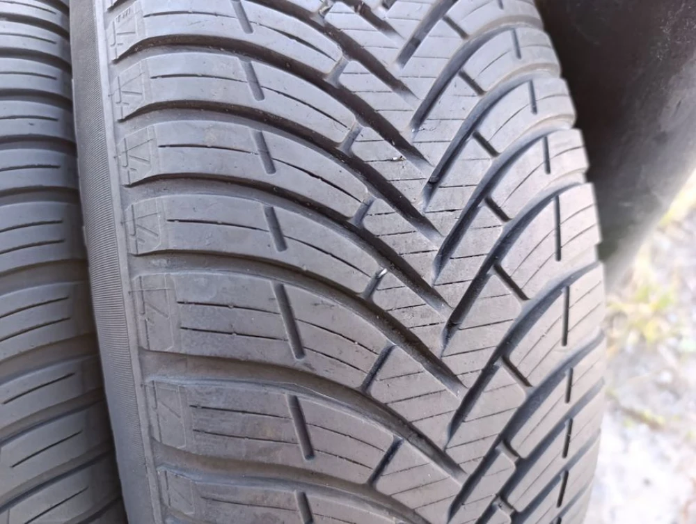 Зимові шини BF Goodrich 195/65 R15 резина Р15