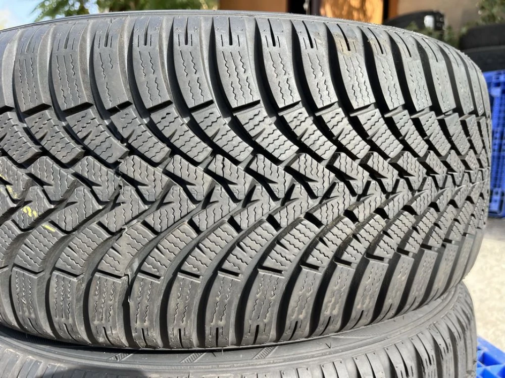 235/45 r18 Falken Eurowinter HS Резина зимняя 95%