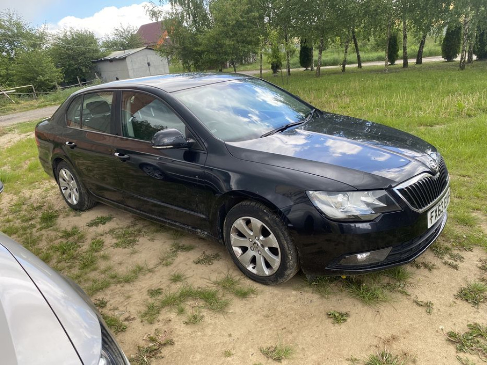 Двері Skoda Superb2 шкода суперб двері ляда