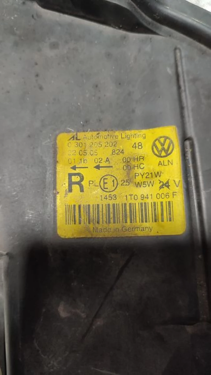 Фара передня ліва права VW Tauran