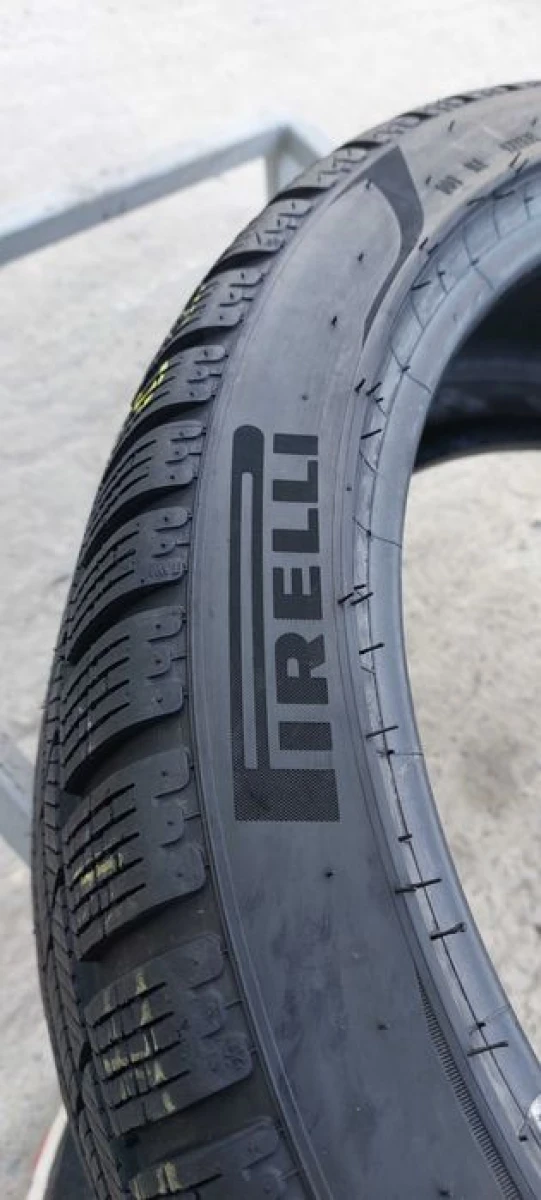 Резина зима 99% протектор Pirelli 245/40 R19 P Zero Winter * RFT DOT21