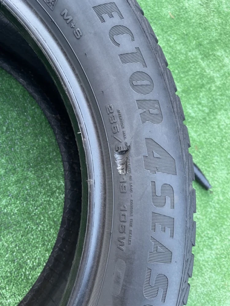 Одиночка 235/55 R19 Good Year Vector 4 seasons 2019p