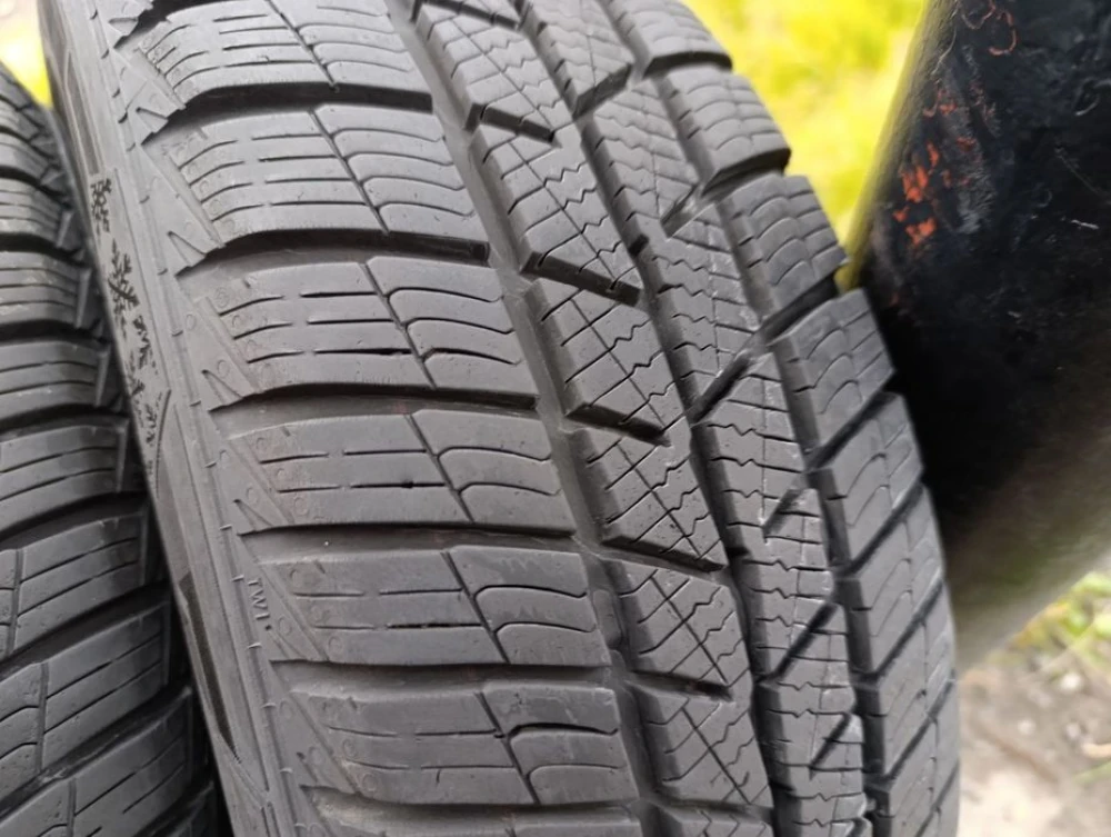 Майже нові зимові шини Barum 175/65 R14