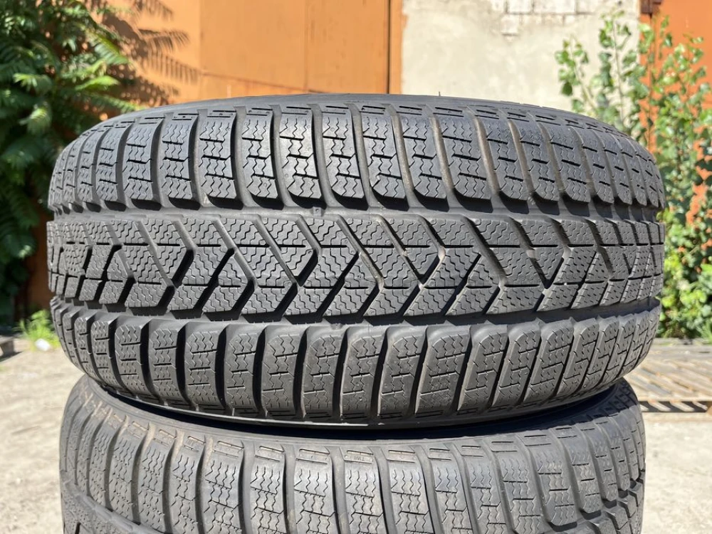 225/50 r17 Pirelli Sottozero 3 winter Резина зимняя 95% 23 год