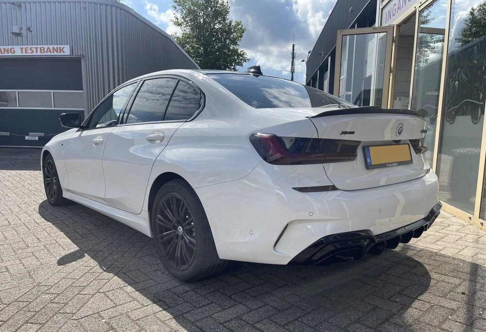 Спойлер BMW G20 тюнинг сабля элерон (maxton)