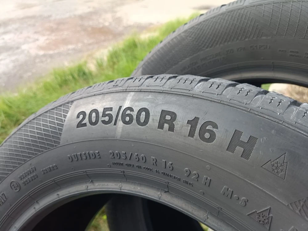 Зимові шини Continental 205/60 R16 резина Р16