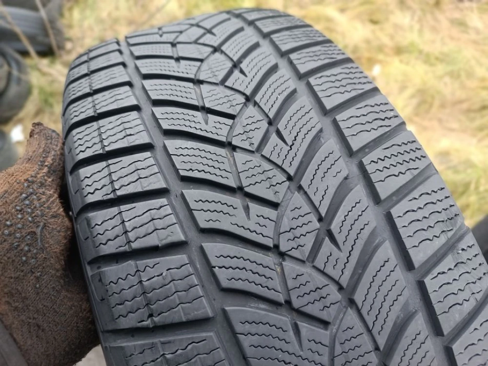 Зимові шини Goodyear 225/55 R18 резина Р18