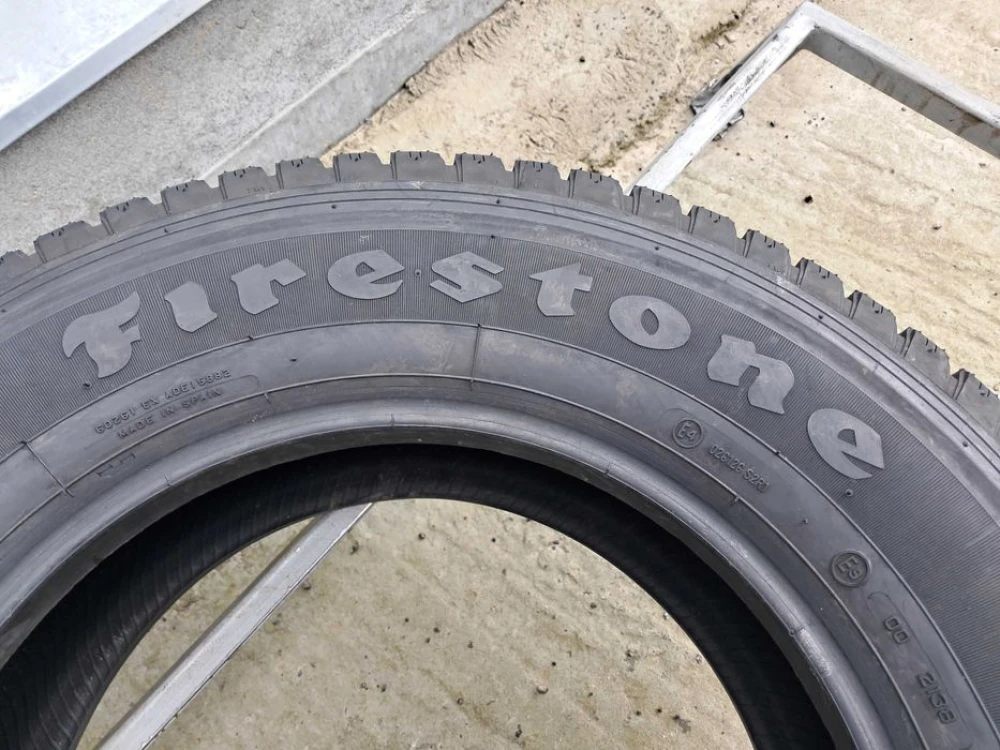 Резина зима 95% протектор Semperit 215/70 R15C VanHawk Winter