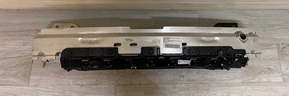 Підсилювач переднього бампера BMW X7G07 2018-2024рр рестайл, дорестайл