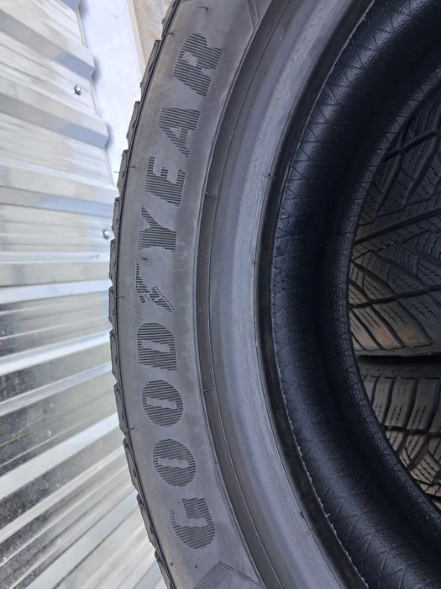 Резина зима 90% протектор Good Year 245/45 R18 UltraGrip 8 Performance