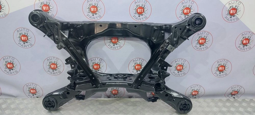 Підрамник задній на Infiniti Q50/Q60